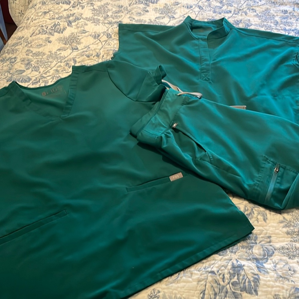Figs scrubs set